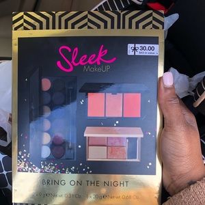 Sleek “bring on the night” makeup set